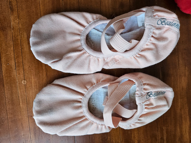 Little Dancer Shoes Lot - Sizes 9 & 10 in Clothing - 3T in North Bay - Image 4