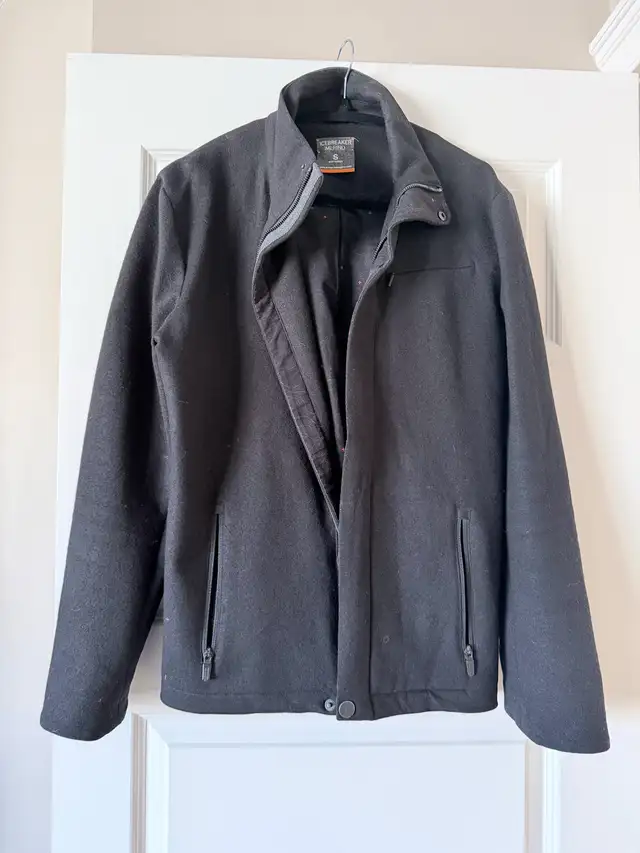 Icebreaker Merino Men’s Jacket - Small - Like New!! in Fishing, Camping & Outdoors in Edmonton - Image 2