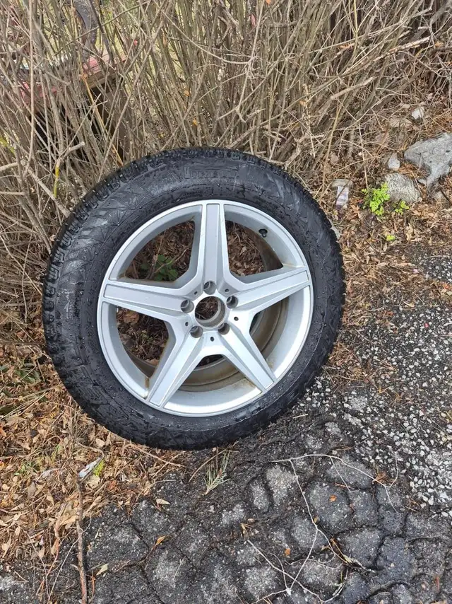 4 Pirelli winter tires with rims 235/55 R18 in Tires & Rims in Markham / York Region - Image 6