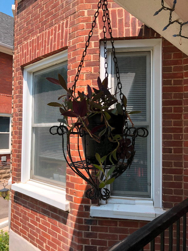 Hanging Flower Baskets/Planters in Outdoor Décor in Peterborough - Image 3