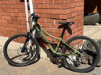 Giant XTC JR 24 inch kids mountain bike, View more