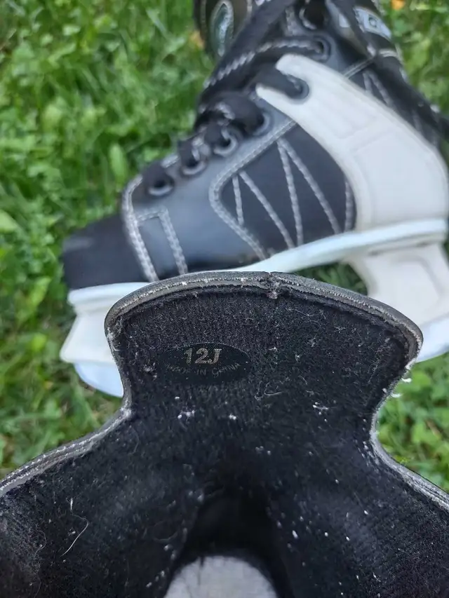 Kid's skates in Skates & Blades in Oakville / Halton Region - Image 3