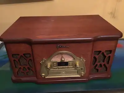 Platine (table tounante) avec radio et lecteur CD, View more