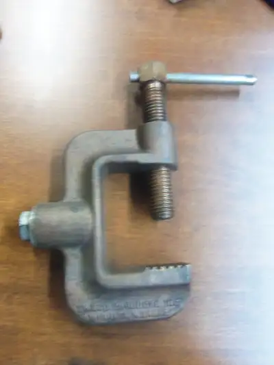 GROUND CLAMP, ROTO-WORK, 600 AMPS, MALE PLUG, TYPE C, 2 1/2 IN OPENING, 1 3/8 IN DEPTH