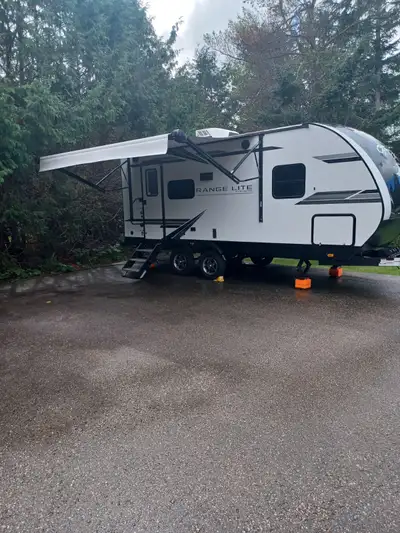 EXTRA !. Wi FI. Brake Control 2. Husky sway control hitch. 3. Kitchen stocked. 4. 15 Gal. trailable...
