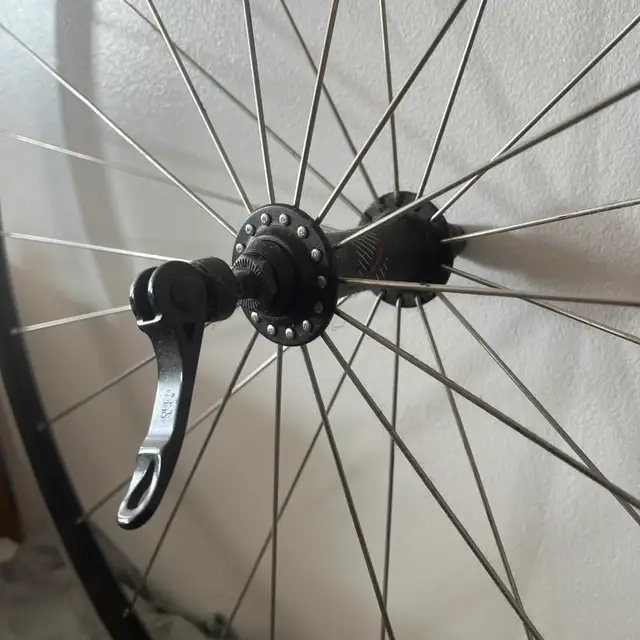 8  Speed wheelset in Frames & Parts in City of Toronto - Image 4
