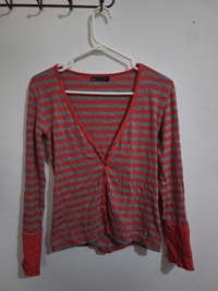 Fitting long sleeve low V neck strip shirt/ manche longue City of Montréal Greater Montréal Preview