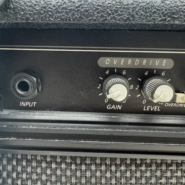 Vintage Crate GX-15 Guitar Amplifier 15W 2-Channel Practice Comb in Amps & Pedals in City of Toronto - Image 9
