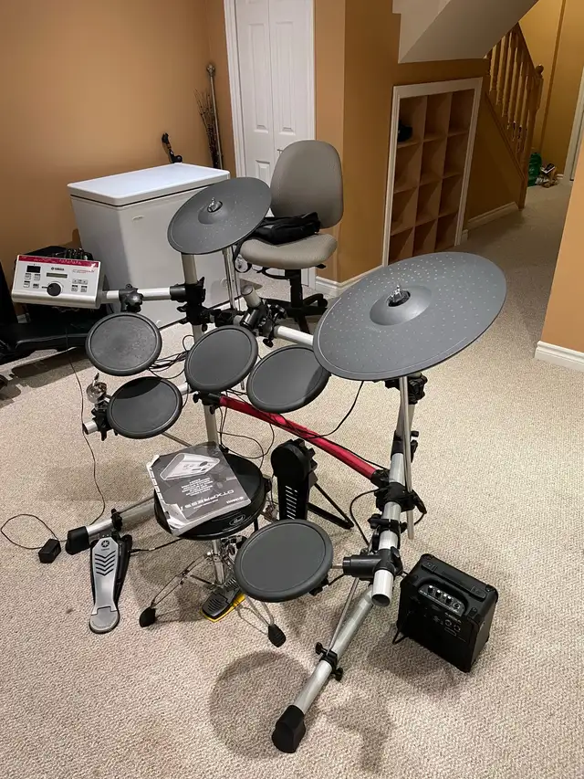 drum set in Drums & Percussion in Kitchener / Waterloo - Image 3