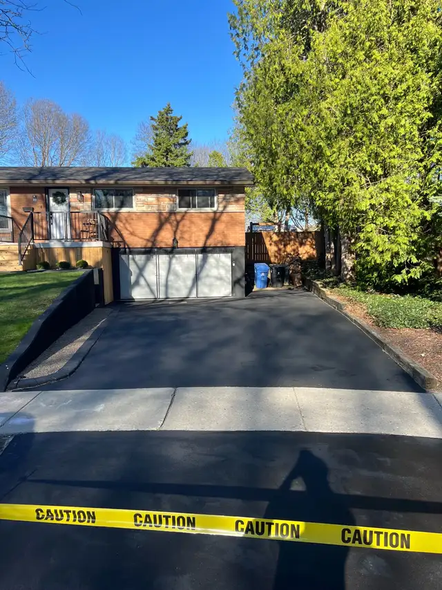 Driveway Sealing554748260521748489