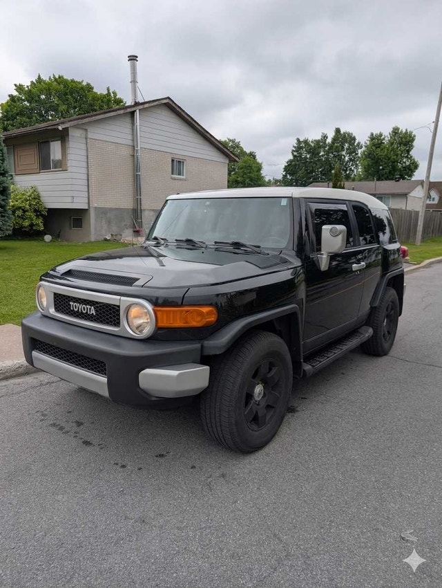 2007 Toyota FJ Cruiser TRD Pro — photo 3
