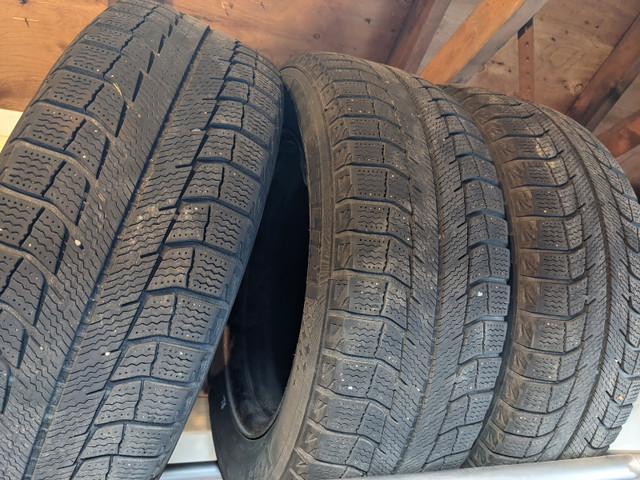 4 winter tires on 15" rims, 195 65 15r in Tires & Rims in Mississauga / Peel Region - Image 2