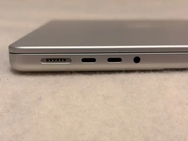 14” MacBook Pro - M4 Pro - 1TB - 24GB memory64700583515522124