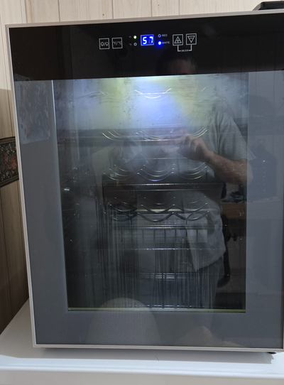 Single Zone Wine Chiller Stores up to 24 Wine Bottles Double Pane Tempered Glass Door with Platinum...