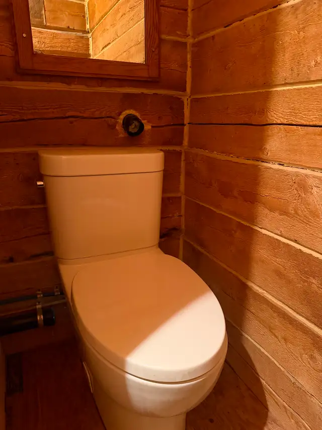 Tiny House Real Log Cabin plus land available in Houses for Sale in Dawson Creek - Image 8