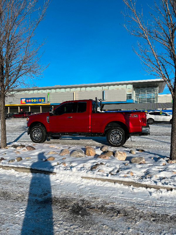 Ford 250 4x4 in Cars & Trucks in Calgary - Image 2