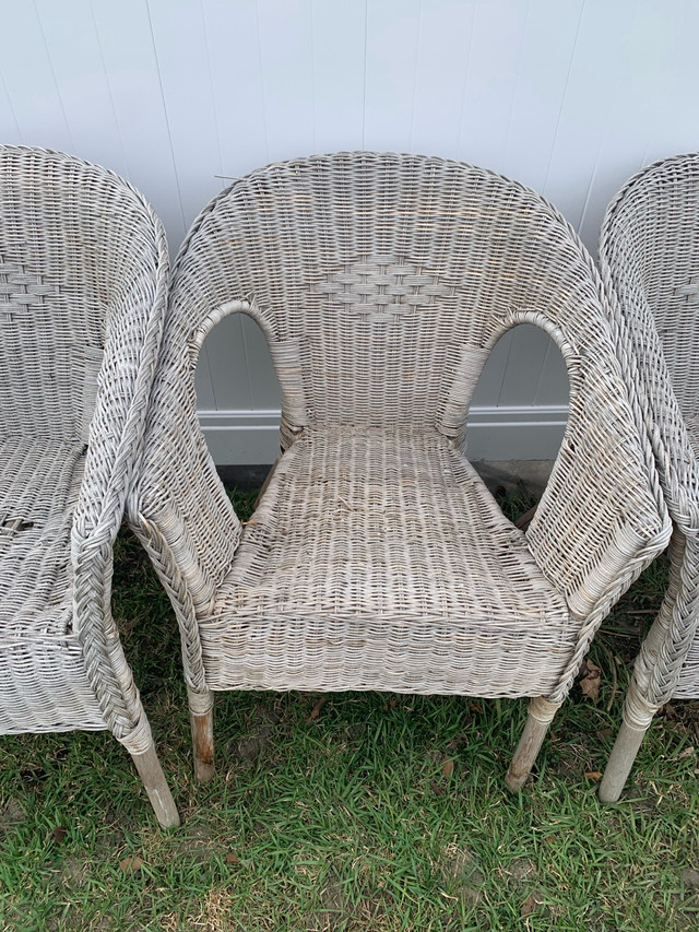 Set of 4 Wicker Chairs dans Mobilier pour terrasse et jardin  à Calgary - Image 4