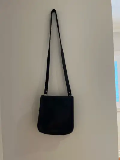 Roots real leather navy bag. Received for Birthday never used new