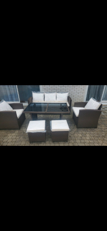 Wricker patio set for 7 people. in Patio & Garden Furniture in Mississauga / Peel Region - Image 4