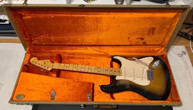 Fender Stratocaster American Vintage ‘57 in Guitars in City of Toronto - Image 2