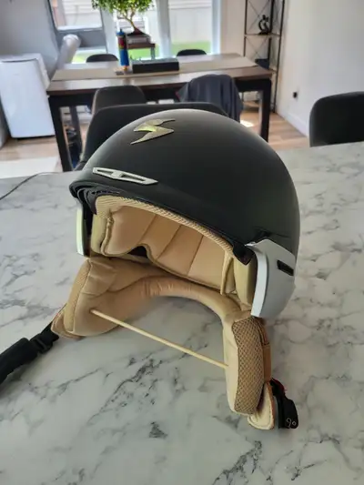Casque de moto Scorpion EXO grandeur M Jamais utilisé