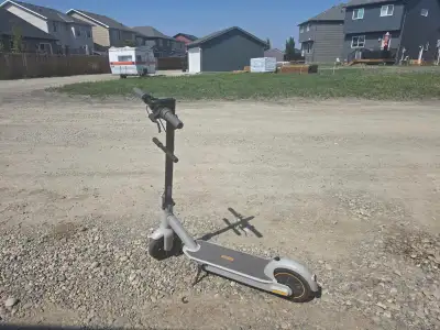 Selling my Segway Ninebot G30LP electric scooter, which offers a smooth and efficient ride for urban...