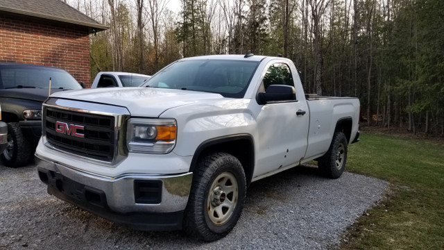 2015 GMC SIERRA 1500. V6. 4.3LT REGULAR CAB 2WD in Cars & Trucks in Barrie - Image 2