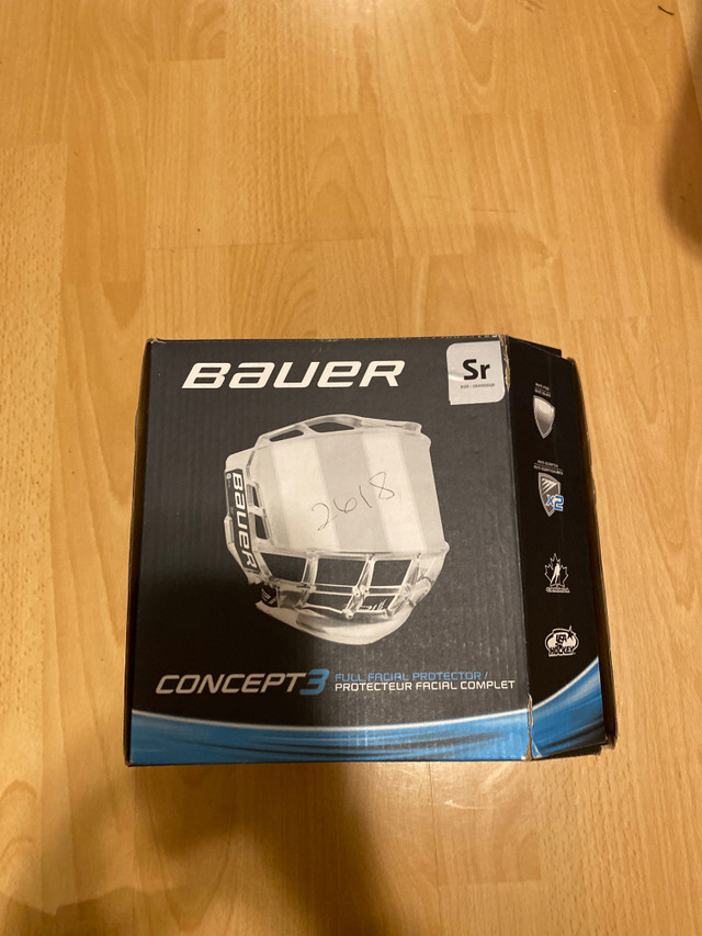 Bauer Concept 3 Sr full facial protector in Hockey in Mississauga / Peel Region