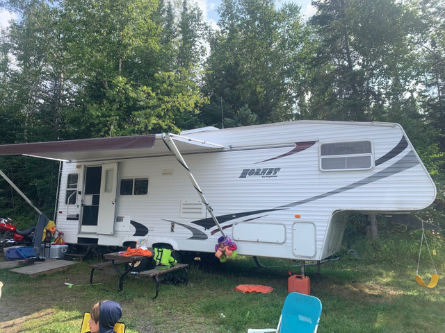 keystone hornet 5th wheel camper in Travel Trailers & Campers in Thunder Bay