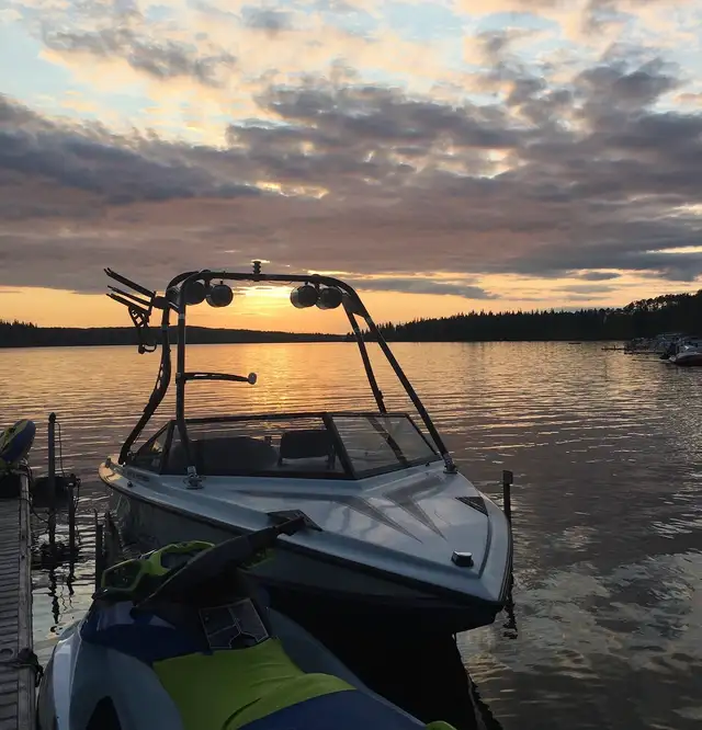 1992 Centurion Ski Boat For Sale in Powerboats & Motorboats in Prince Albert - Image 4