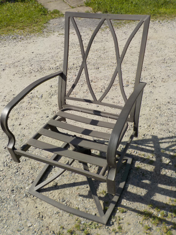 Garden chair in Patio & Garden Furniture in Gatineau