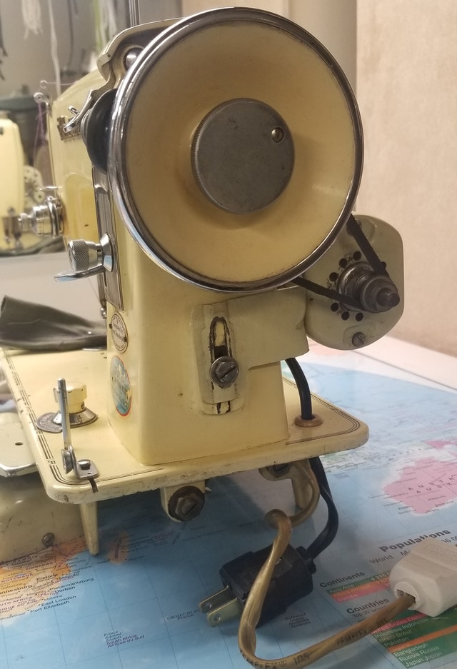 Vintage All Metal Brother Sewing Machine Hobbies & Crafts City of