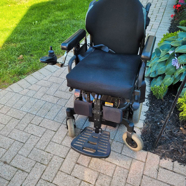 Pulse 6 power wheelchair  in Health & Special Needs in Grand Bend - Image 3