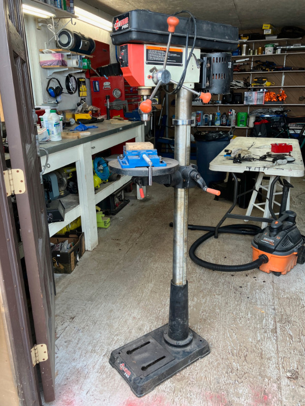 Floor stand drill press in Power Tools in Campbell River - Image 3