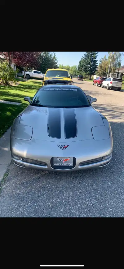 Great supper sounding car that’s a lot of fun to drive. 5.7l V8 6speed Perfect condition (always sto...