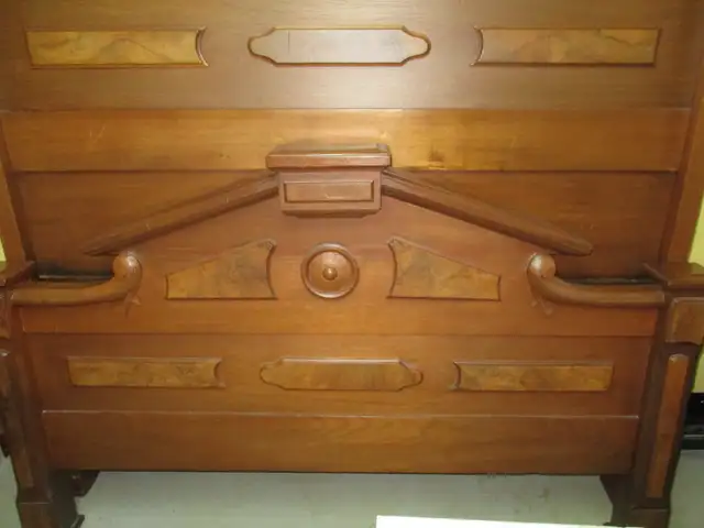 Ensemble de chambre a coucher style Victorien in Multi-item in City of Montréal - Image 6