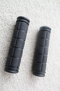 BRAND NEW Motorcycle Rubber Hand Grips 7/8"   cbr gsxr r1 r6 f4i