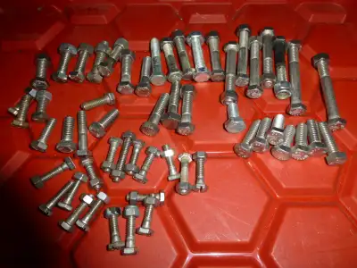 Boulons en inox (bolts et nuts), neufs, View more
