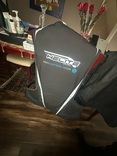 I have a barely used Helite E Turtle in a size L. Never deployed and only worn twice. Selling becaus...