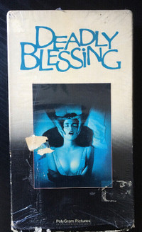 VHS - DEADLY BLESSING  (film horreur en anglais)