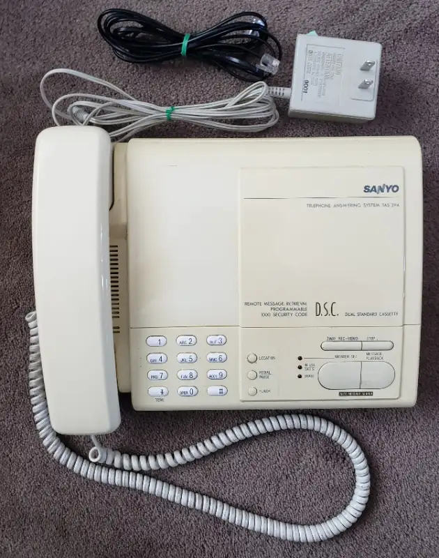 VINTAGE TELEPHONE - SANYO in Arts & Collectibles in Laval / North Shore - Image 2