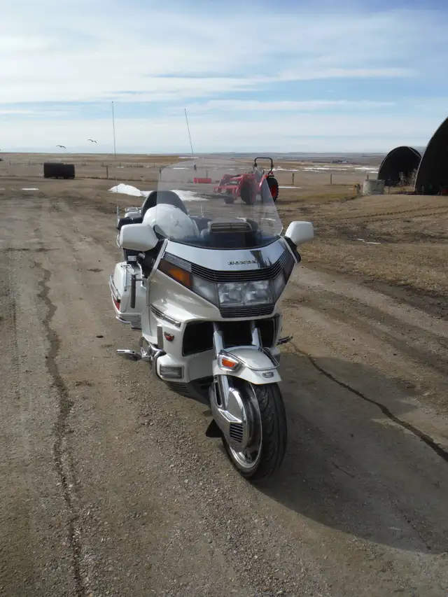 '93 1500 Goldwing Special Edition in Street, Cruisers & Choppers in Calgary - Image 5