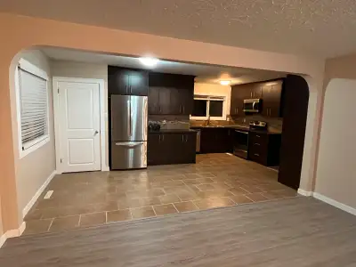 3 BDRM Main Floor Suite West End & Double Garage