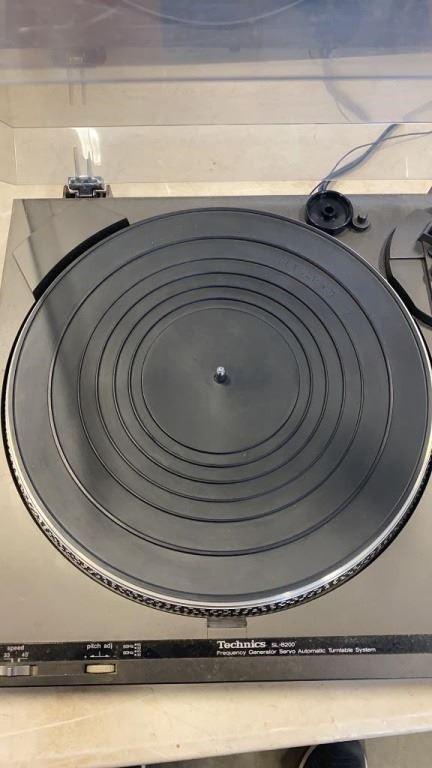 Vintage - Technics SL-B200 Turntable in Other in Burnaby/New Westminster - Image 3