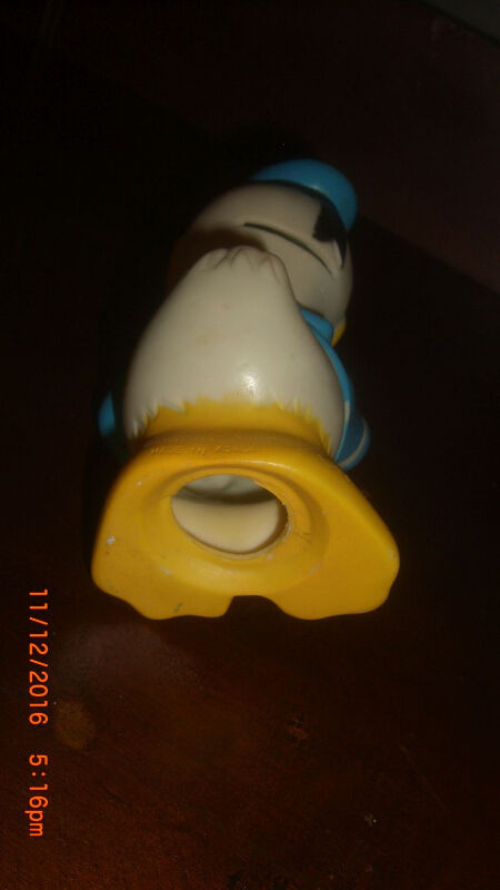 Vintage Walt Disney Production Donald Duck Bank made in Korea in Arts & Collectibles in Sunshine Coast - Image 4