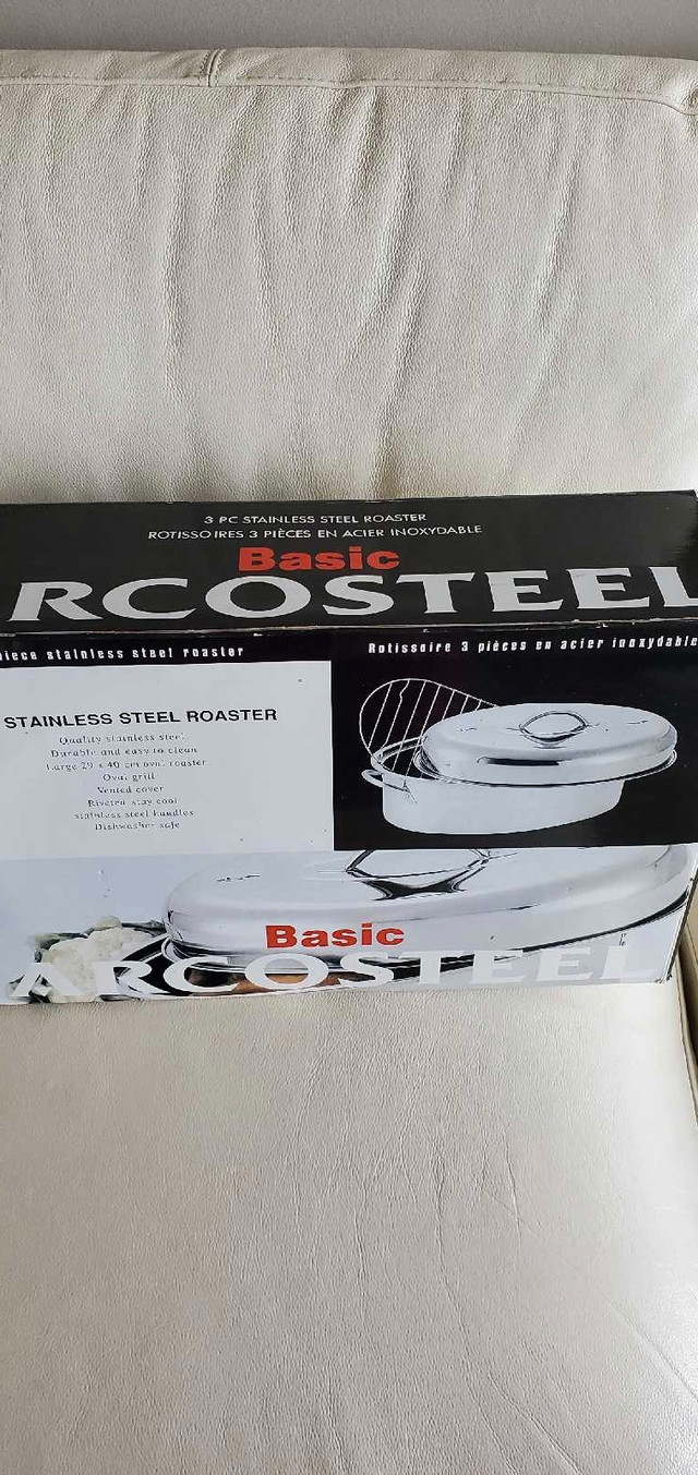 Brand new Arcosteel stainless steel roaster  in Toasters & Toaster Ovens in Mississauga / Peel Region - Image 2