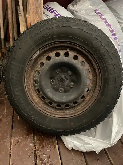 I-Pike Hankook Winter Tires 225/70R16 5 bolt pattern. Still lots of Tread as you can see in the pict...