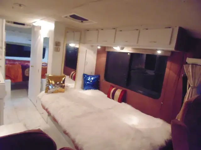 BETTER THAN CLASS B PLEASURE WAY, ROADTREK, CAMPER VAN RV, RARE! in RVs & Motorhomes in Kelowna - Image 11
