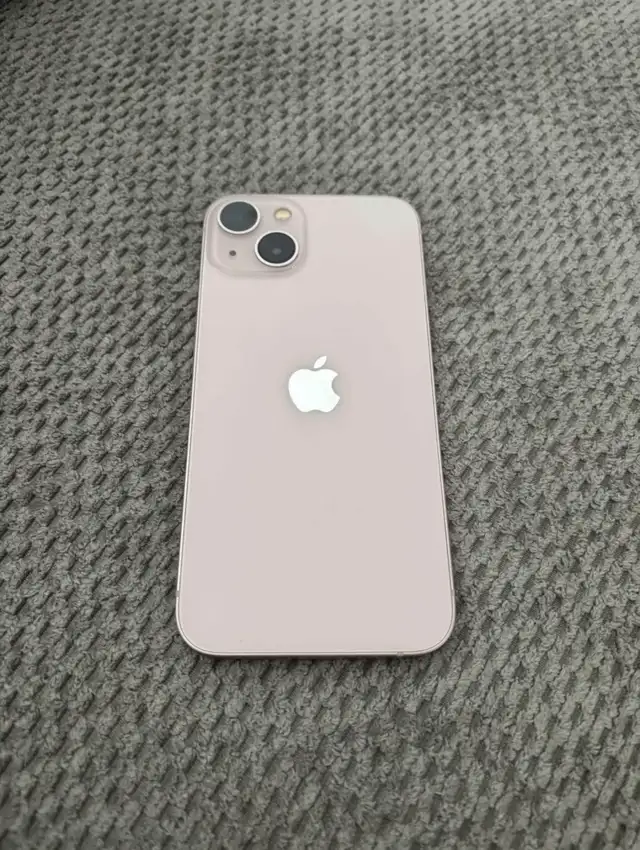 IPhone 1362864362536450121