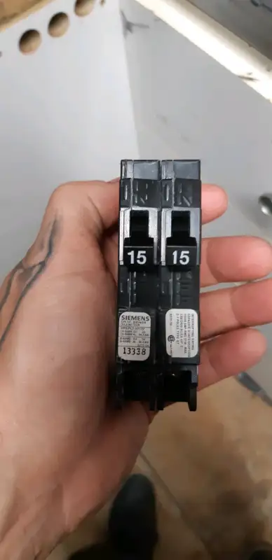 Breaker Siemens 15 amp, View more